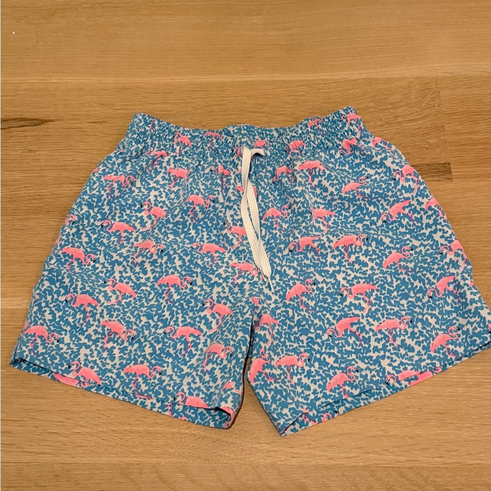 CHUBBIES Blue Pink Flamingos size small 5.5 Inseam Mens Swim Trunks